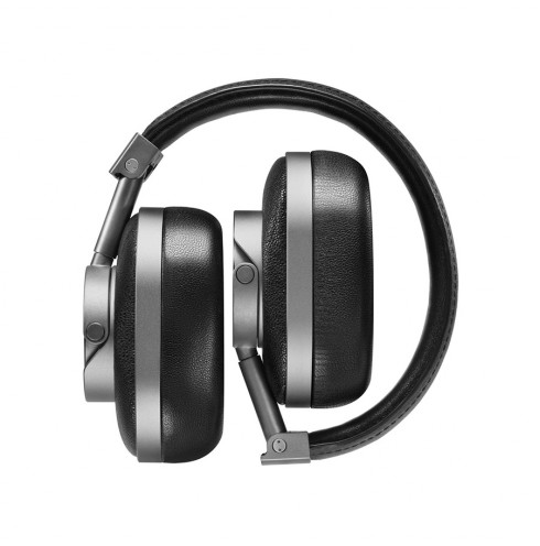 MW40 over-ear headphone